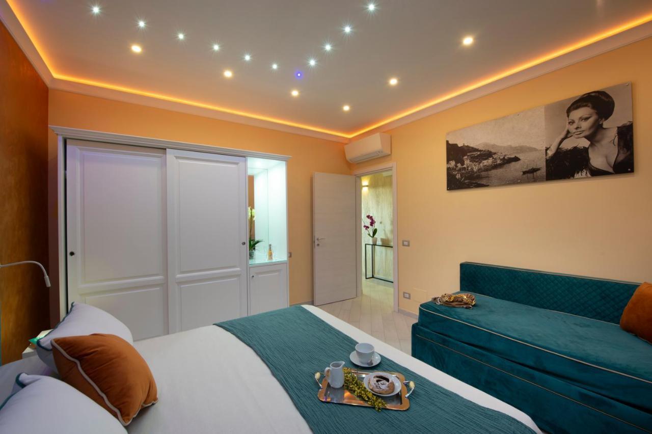 Donna Sofi Holiday House أَجيرولا المظهر الخارجي الصورة
