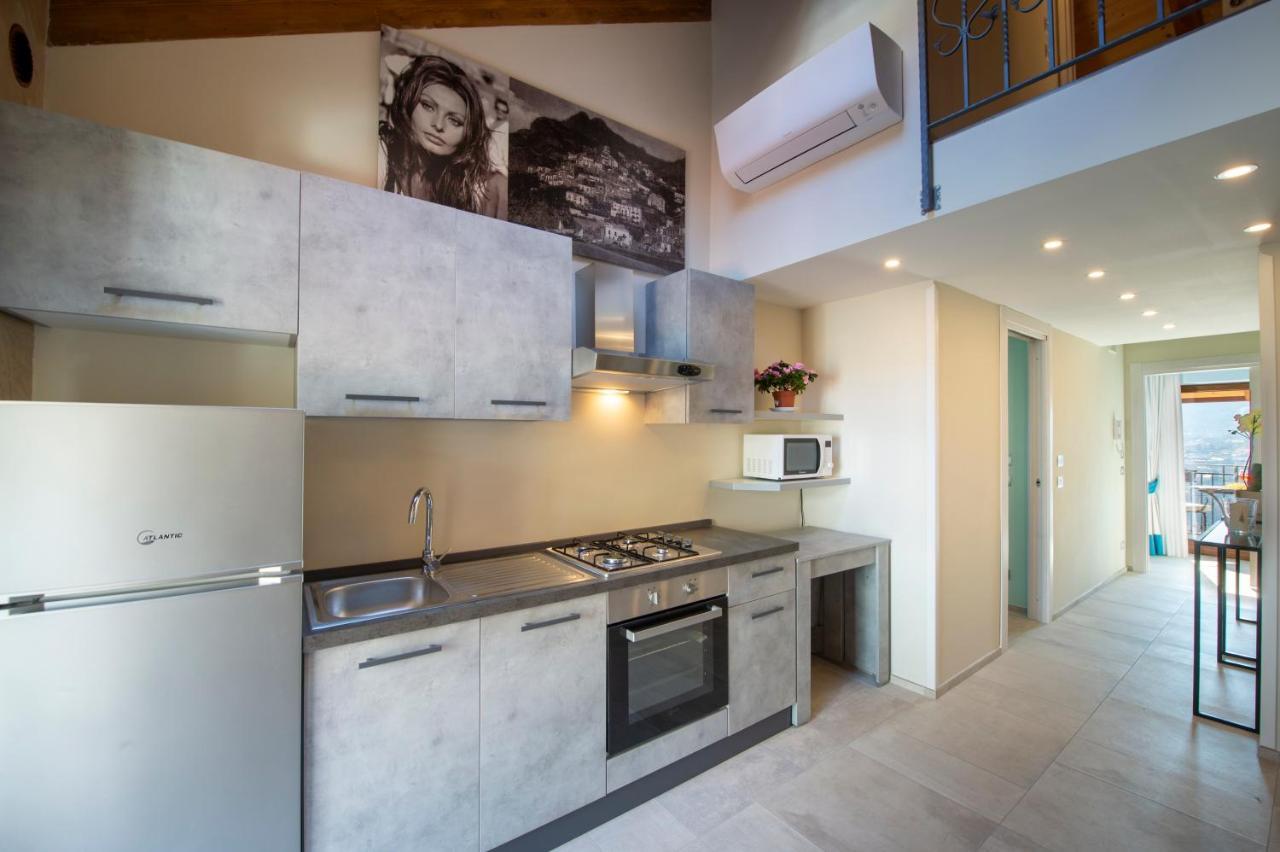 Donna Sofi Holiday House أَجيرولا المظهر الخارجي الصورة