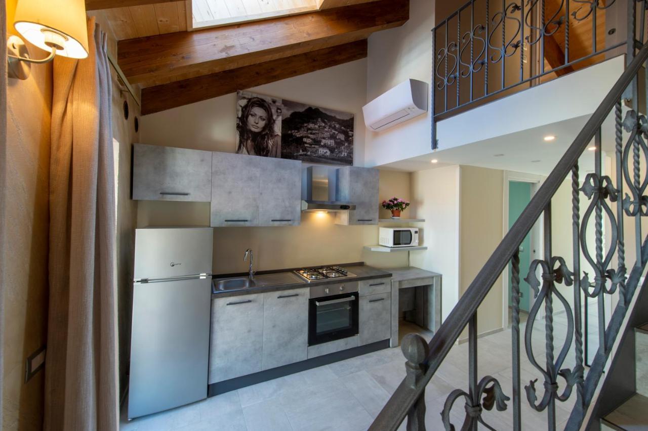 Donna Sofi Holiday House أَجيرولا المظهر الخارجي الصورة