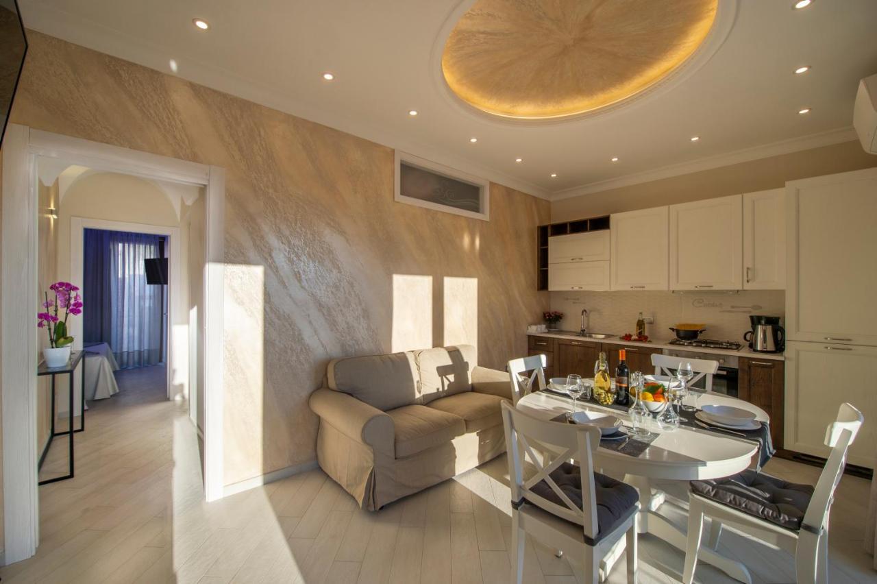 Donna Sofi Holiday House أَجيرولا المظهر الخارجي الصورة
