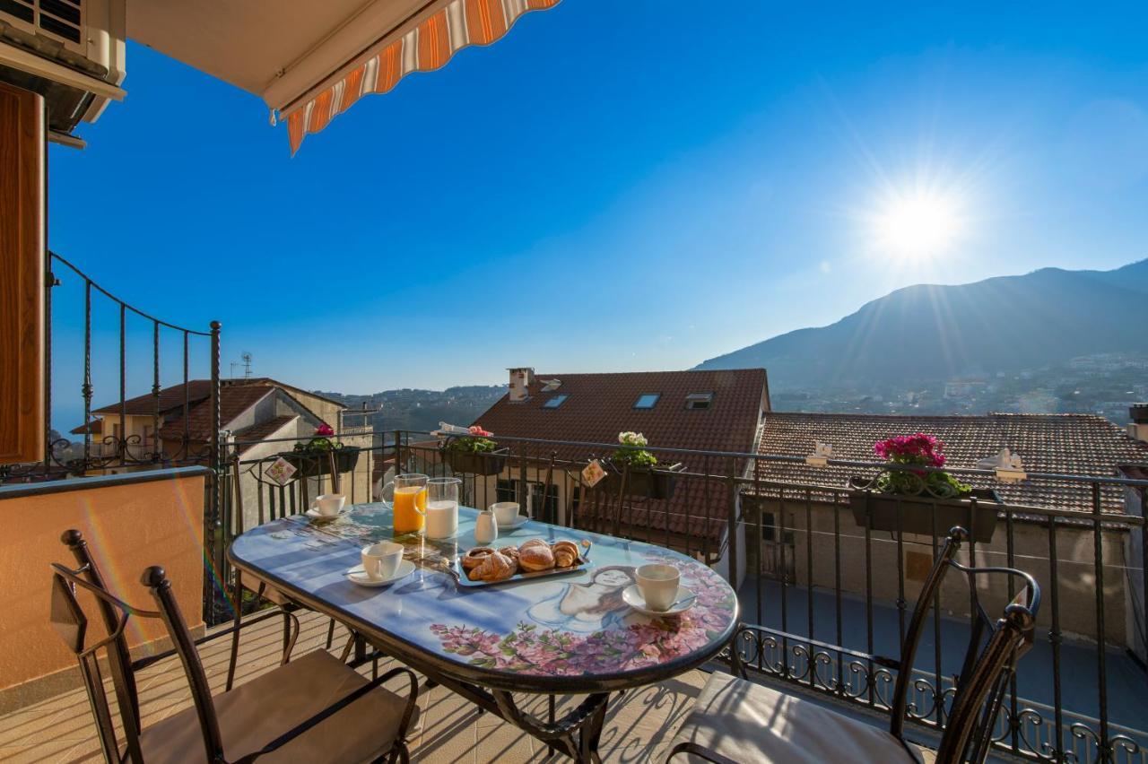 Donna Sofi Holiday House أَجيرولا المظهر الخارجي الصورة