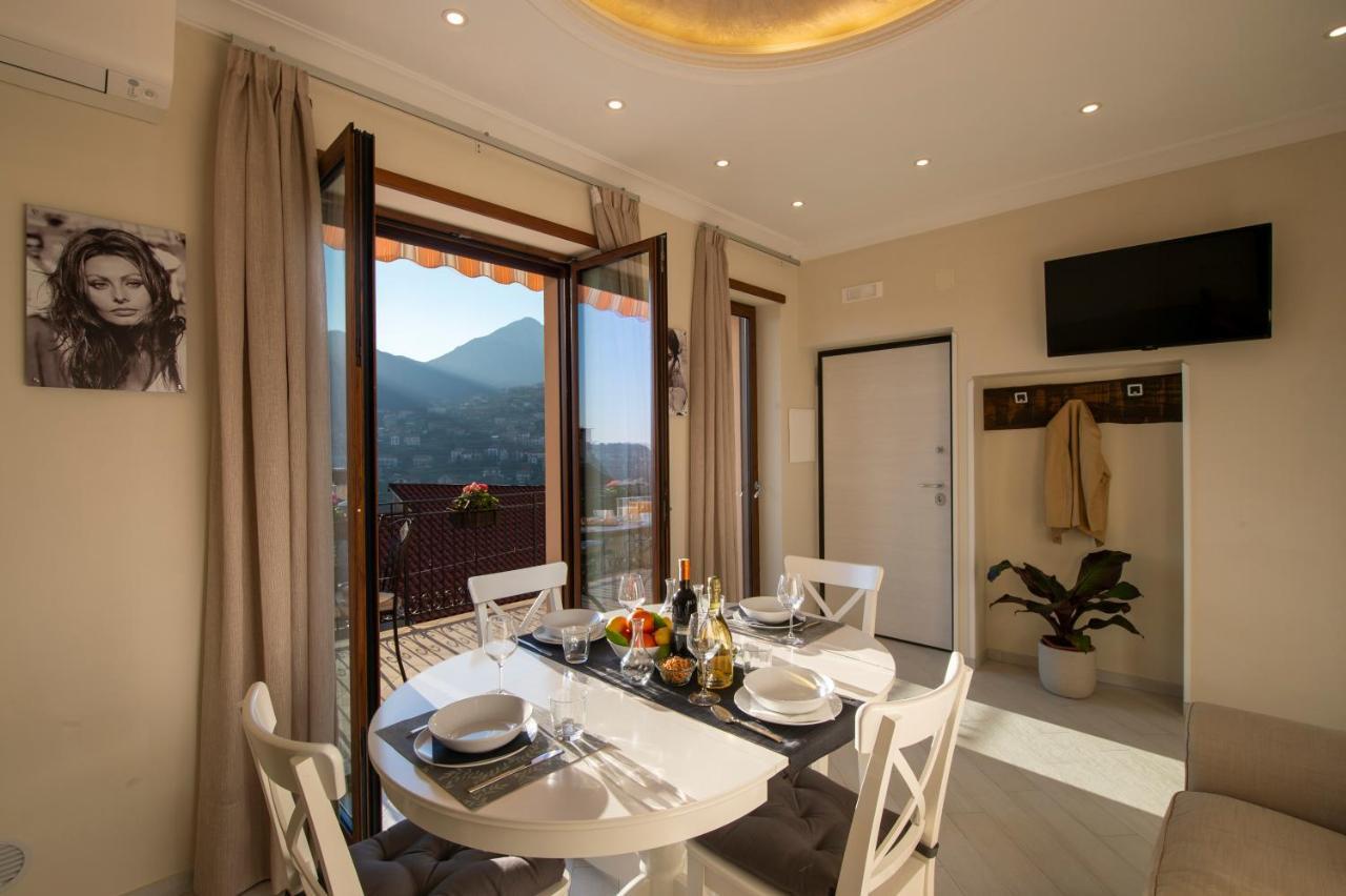 Donna Sofi Holiday House أَجيرولا المظهر الخارجي الصورة