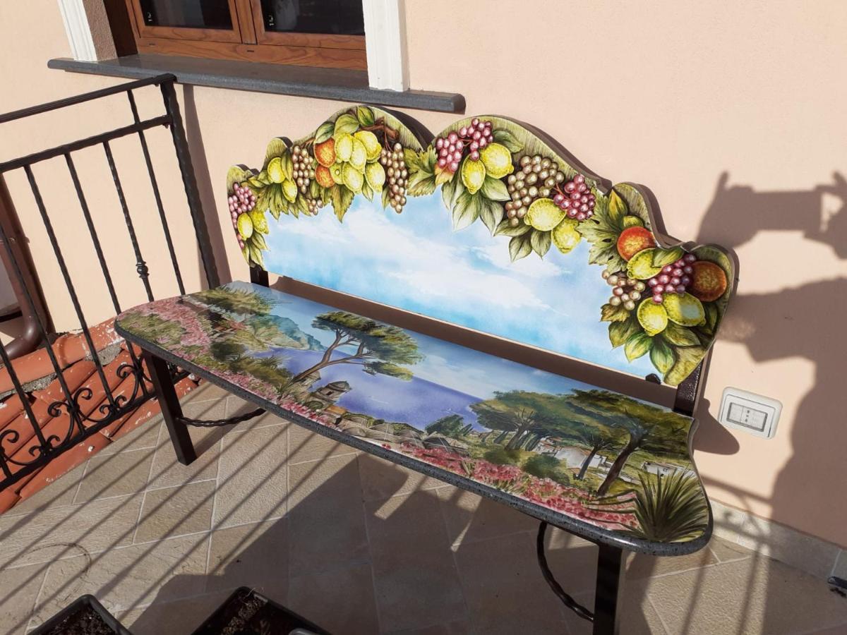 Donna Sofi Holiday House أَجيرولا المظهر الخارجي الصورة